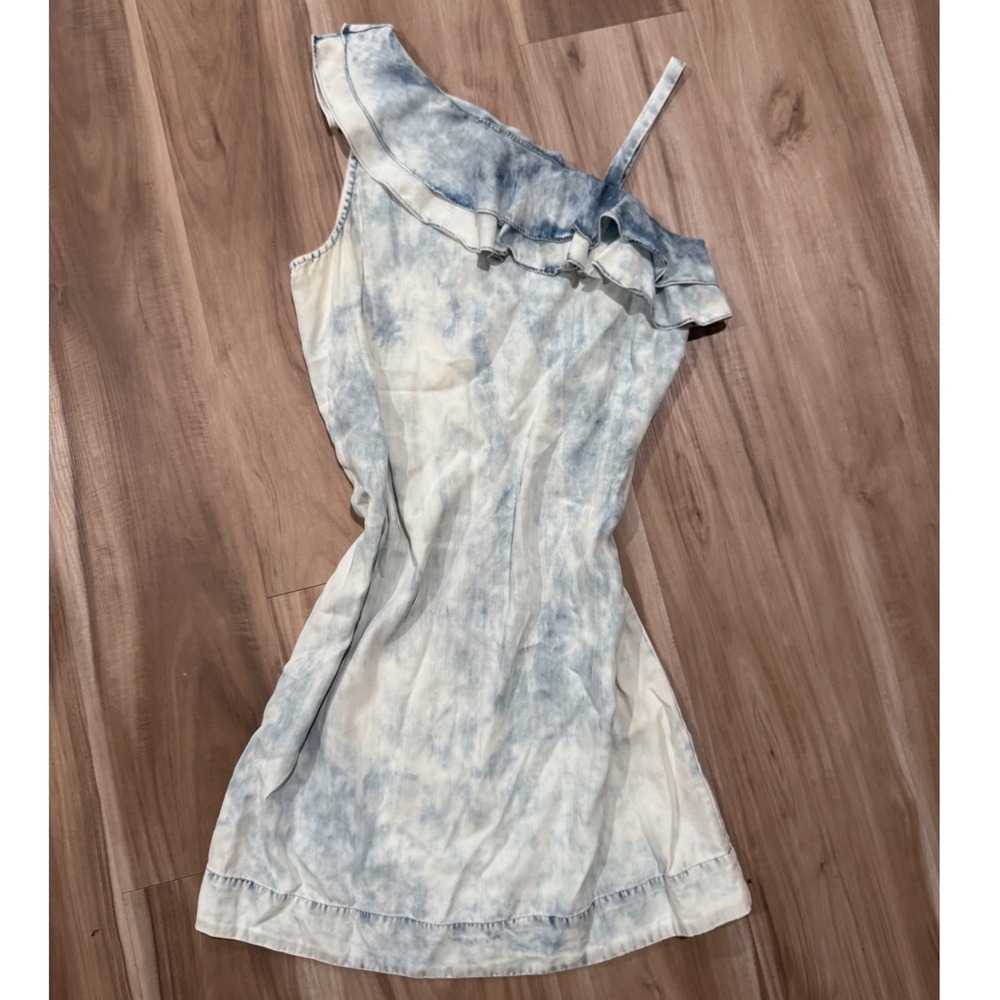Holding Horses One Shoulder Ruffle Dress Acid Wash‎ Denim Blue White XS
T2